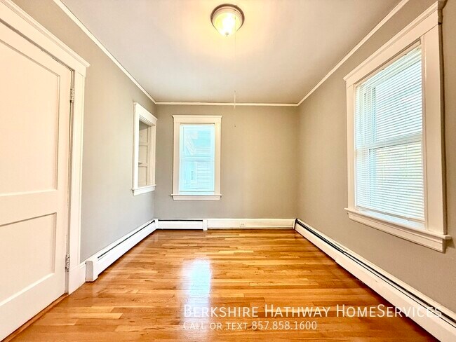 Building Photo - 879 Broadway-2