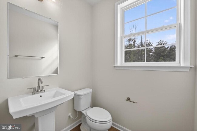 Building Photo - 2914 Lewis and Clark Ave