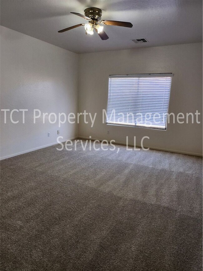 Building Photo - 3 Bedroom/2 Bath Phoenix Home Close to I-10 and 101