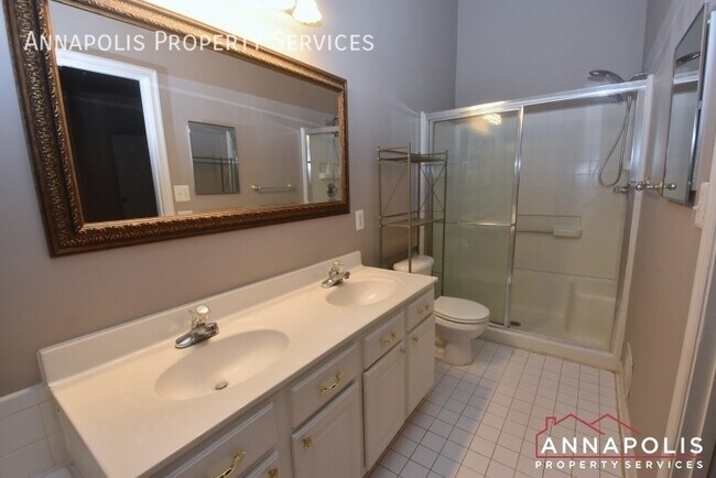 Building Photo - 30 Harbour Heights Dr