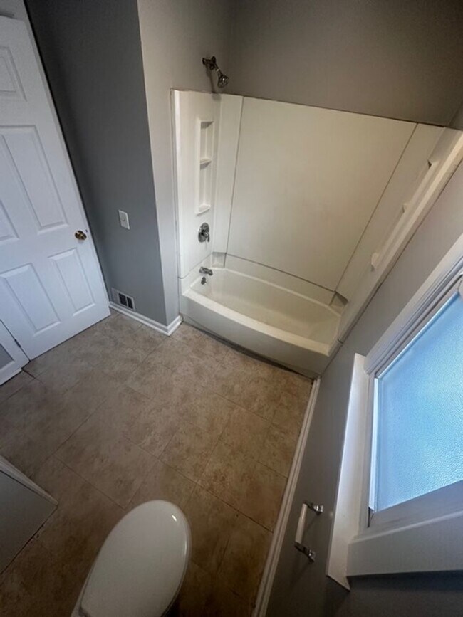 Building Photo - 8 Morgan St