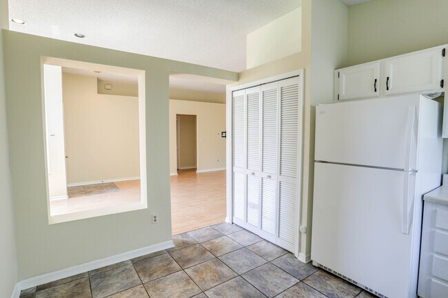 Building Photo - 1057 Kelsey Ave