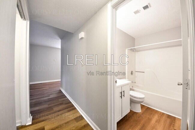 Building Photo - 1568 Illinois Rd