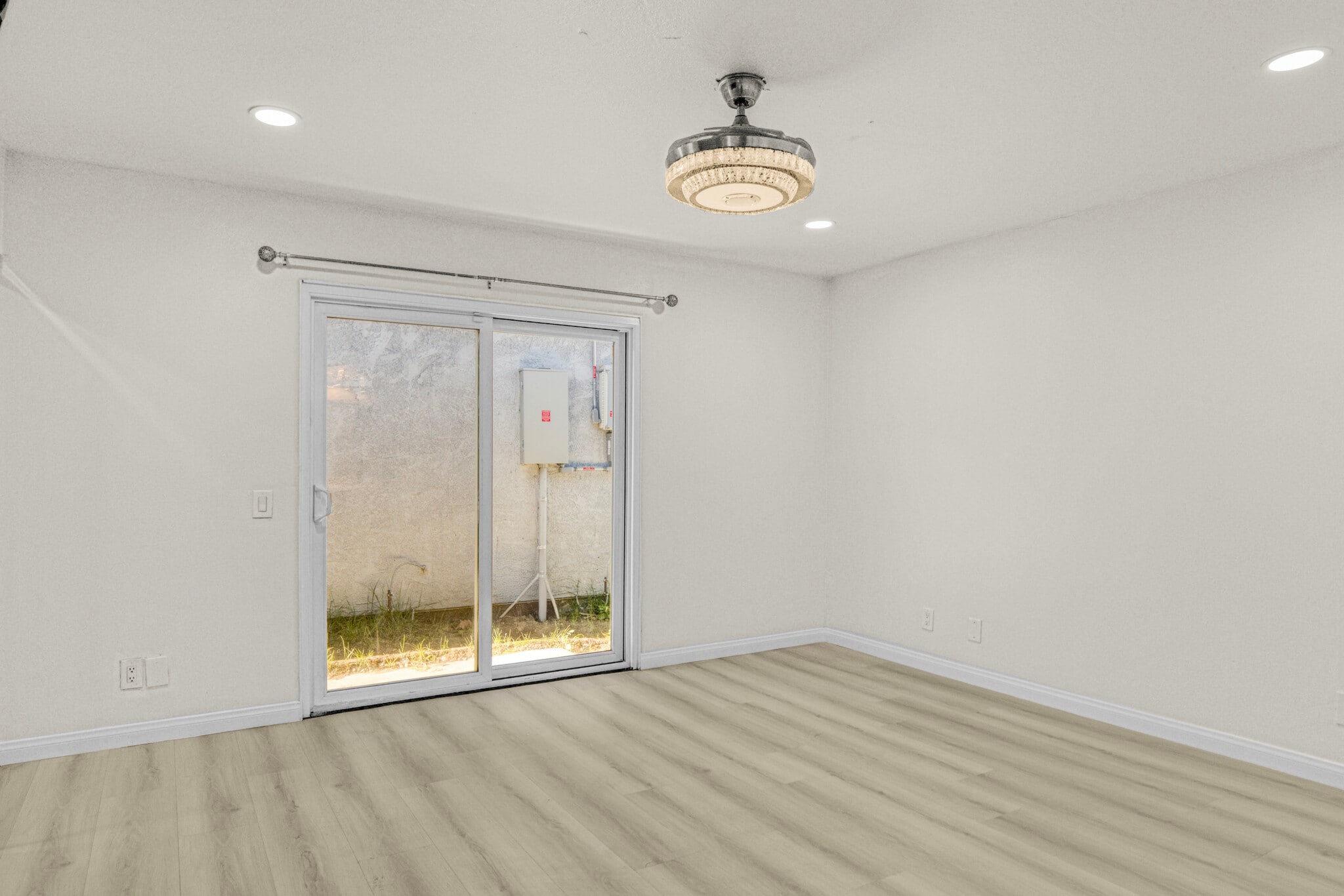 Building Photo - 7701 Baird Ave