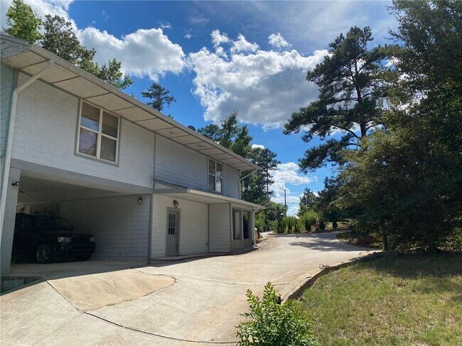 Building Photo - 1256 Chambers Rd