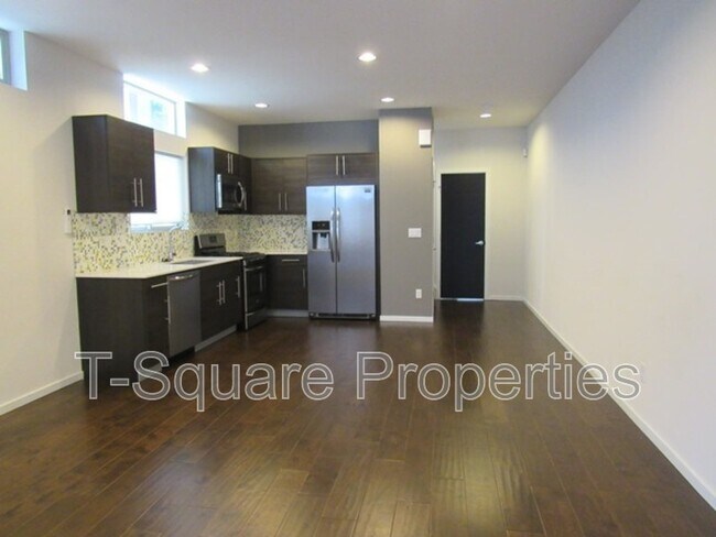 Building Photo - 4848 A Delridge Way SW