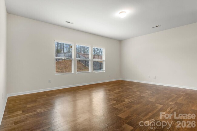 Building Photo - 1009 Alta Wy