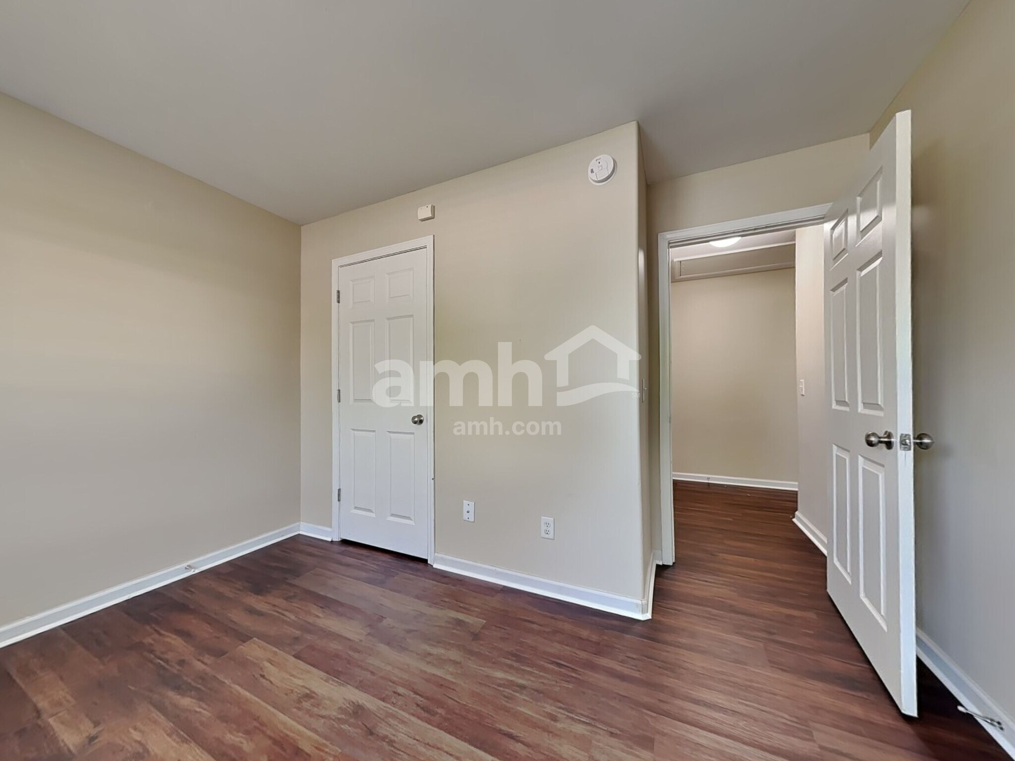 Building Photo - 117 Lakepointe Dr