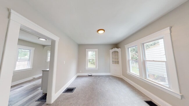 Building Photo - Brooklyn Centre - 3 Bedroom Single Family ...