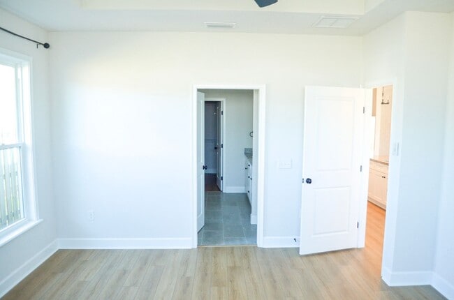 Building Photo - Savannah Station 3 Bedroom 2 Bath