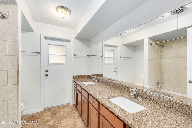 Building Photo - 250 Carib Dr