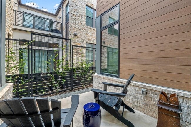 Building Photo - 4016 Diligence Dr