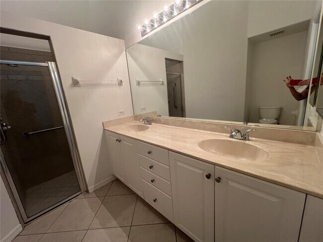 Building Photo - 4396 Fairway Dr
