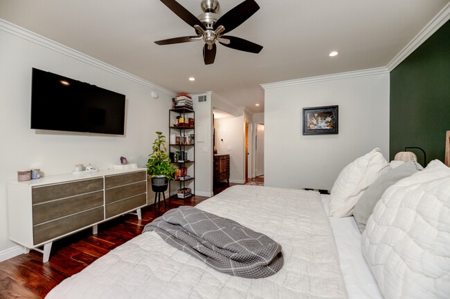 Building Photo - 8828 Pershing Dr