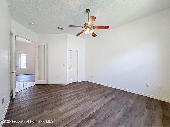 Building Photo - 9237 Penelope Dr