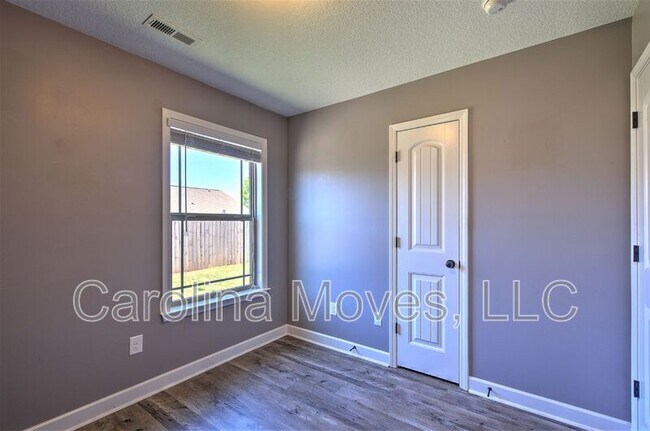 Building Photo - 415 Aniken Cir