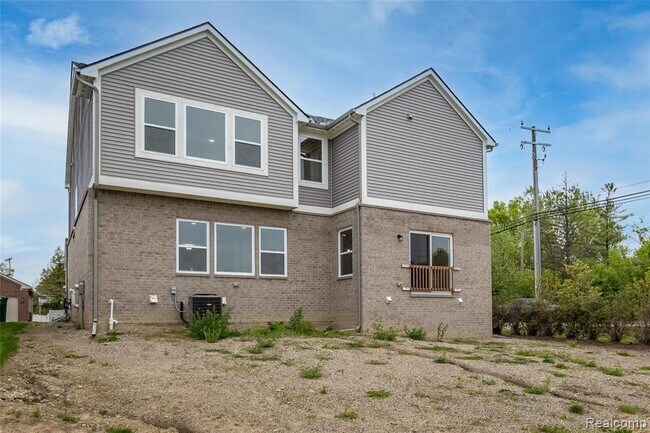 Building Photo - 24180 Liberty Hill Dr