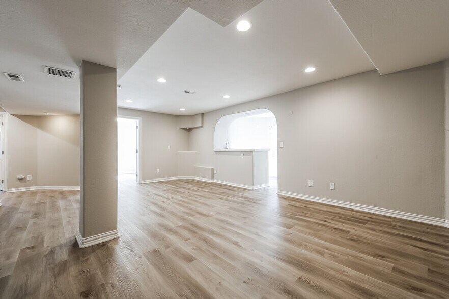 Building Photo - 2876 S Tower Way