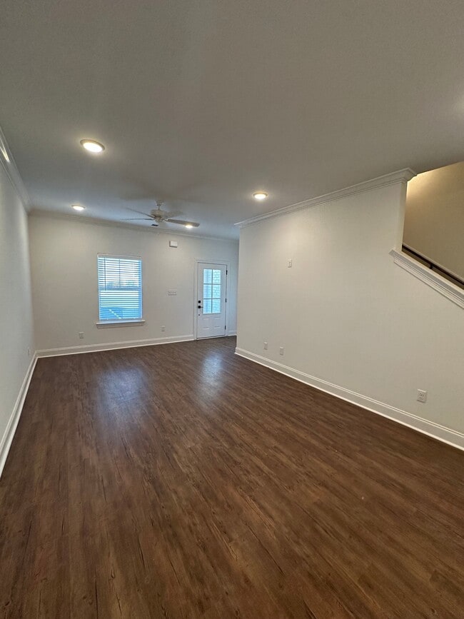 Building Photo - 671 Cottage Grv Cir