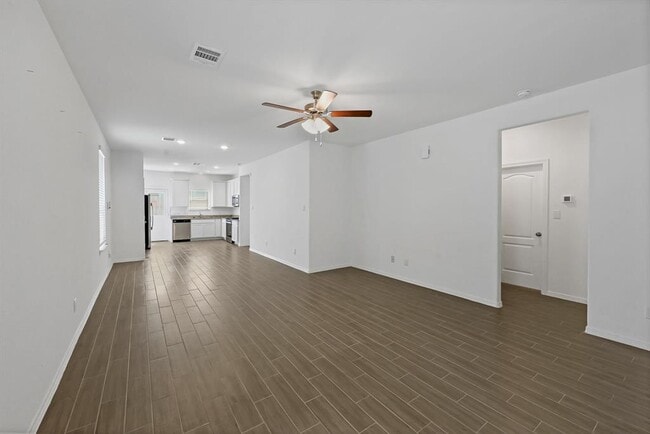 Building Photo - 25395 Northpark Lake Dr