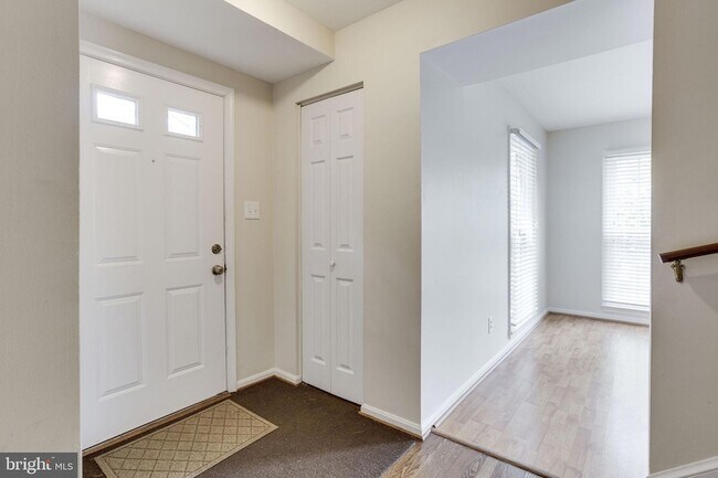 Building Photo - 2937 Village Spring Ln