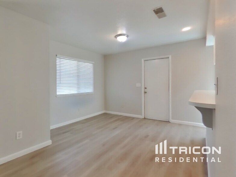 Building Photo - 515 Tisdell Dr