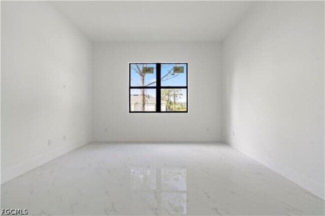 Building Photo - 467 Paddock St