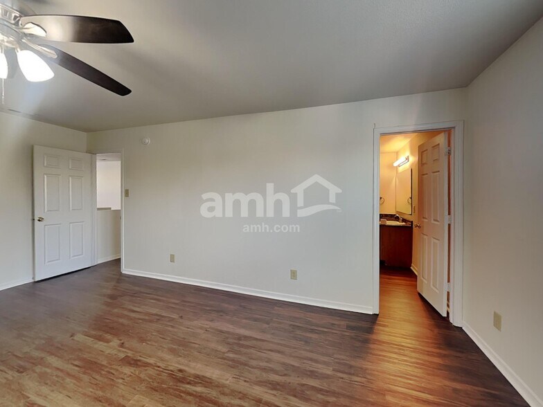 Building Photo - 8045 Bach Dr