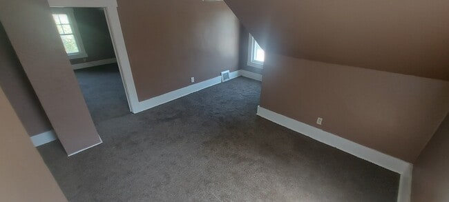 Building Photo - 512 Gordon St