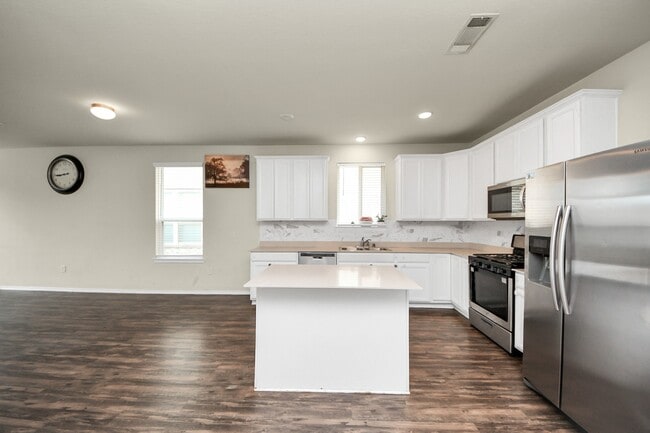 Building Photo - 25827 Kinship Ct