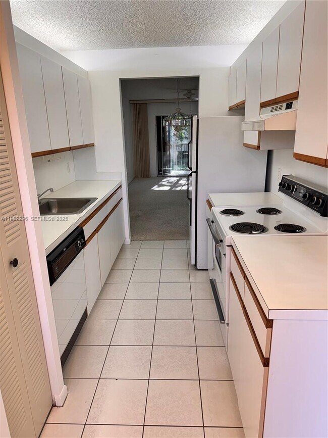 Building Photo - 1251 SW 125th Ave