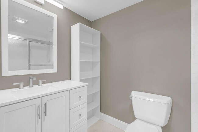 Building Photo - 6895 Willow Wood Dr
