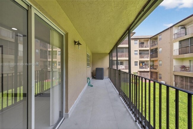 Building Photo - 8851 NW 119th St