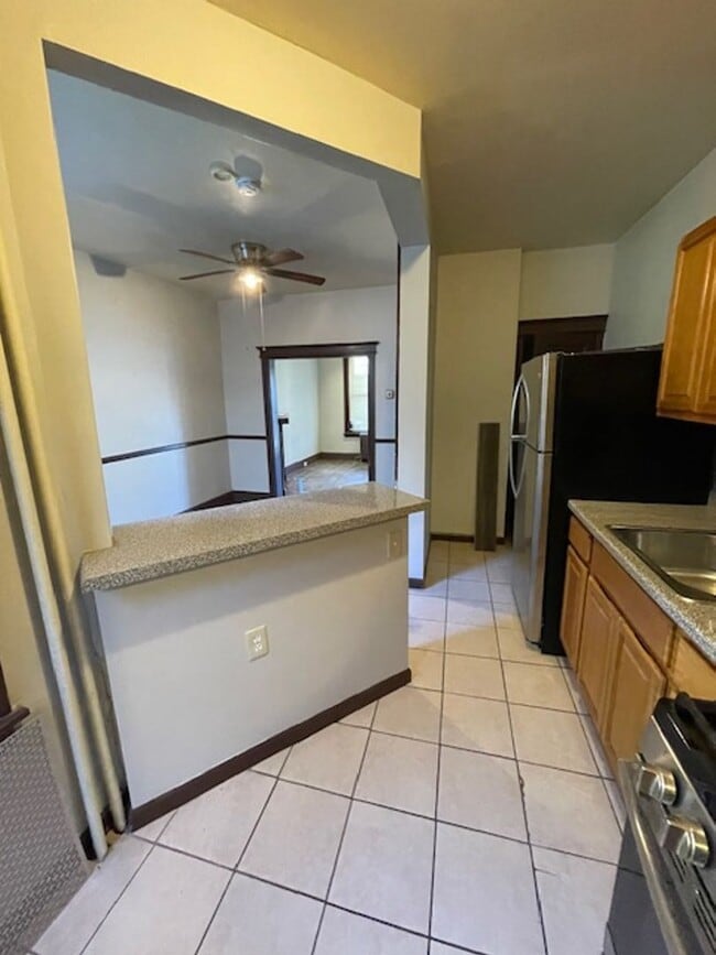 Building Photo - Amazing 3BD/1BA Allegheny Available NOW!