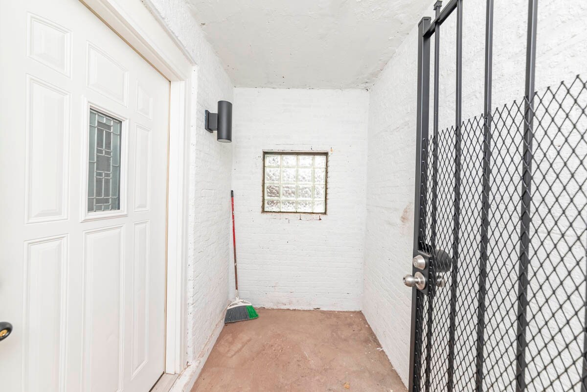 Building Photo - 2825 N Rockwell St