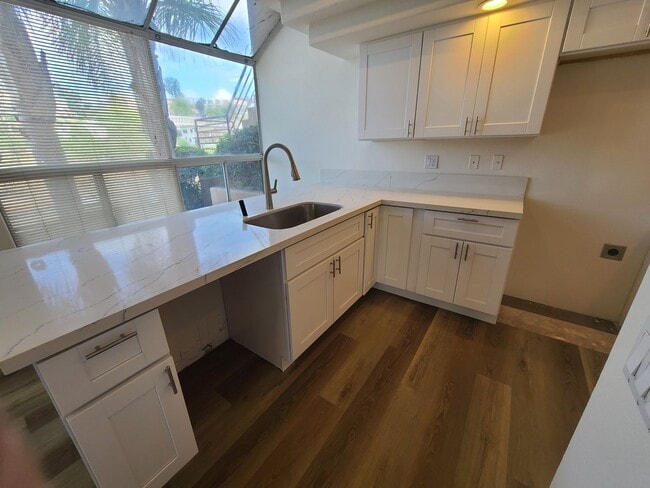 Building Photo - 2 Bed/2.5 Bath plus Large Bonus Room - For...