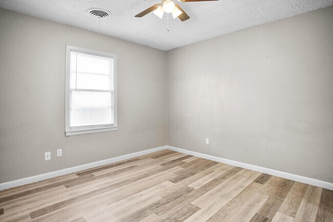 Building Photo - 4309 42nd St