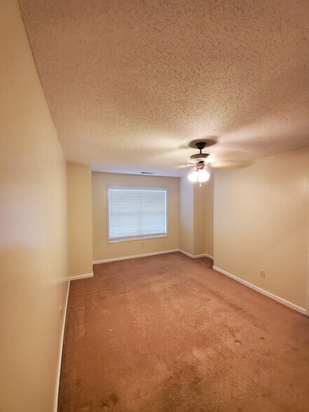 Building Photo - 7063 Galloway Pt