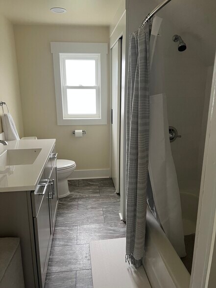 Building Photo - 57 Caswell St