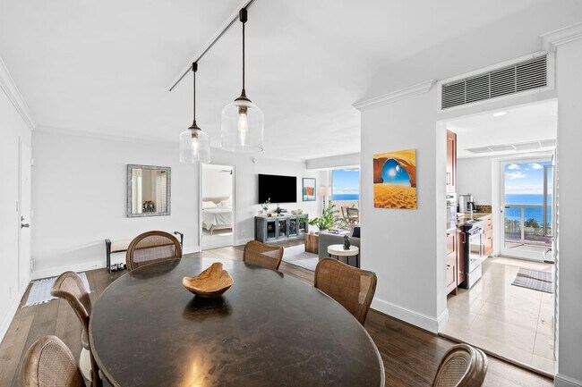 Building Photo - 2841 N Ocean Blvd