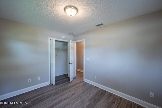 Building Photo - 6264 Diane Rd