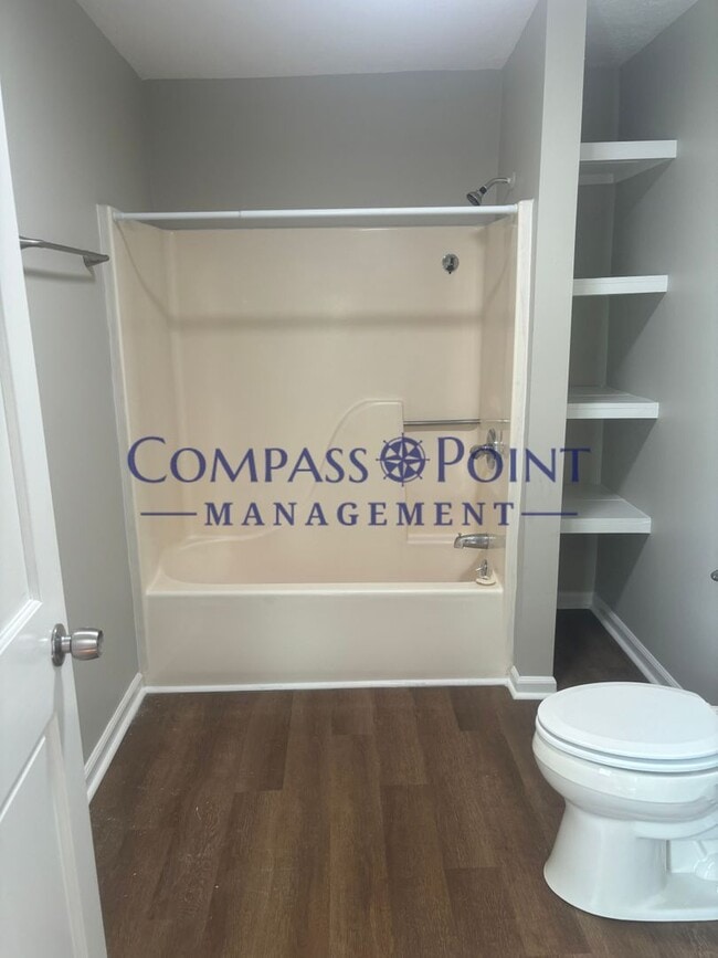 Building Photo - 170 E Loudon Ave