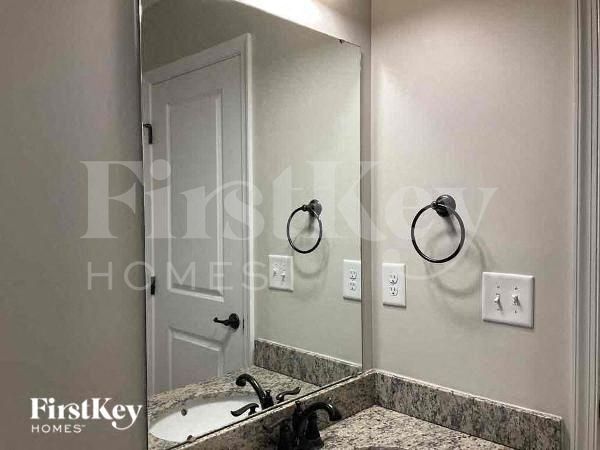 Building Photo - 1509 Scarbrough Cir SW