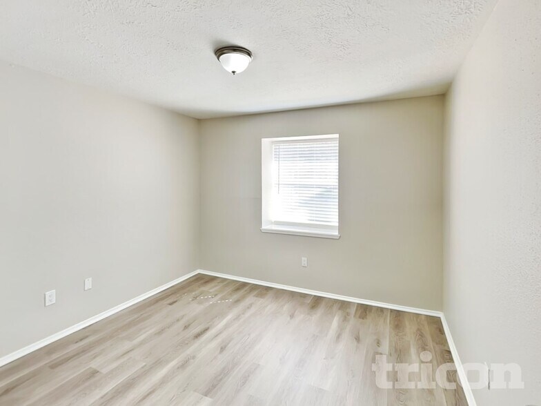 Building Photo - 5507 Bridgegate Dr