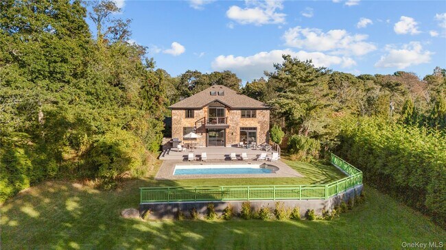 Building Photo - 15 Atterbury Rd