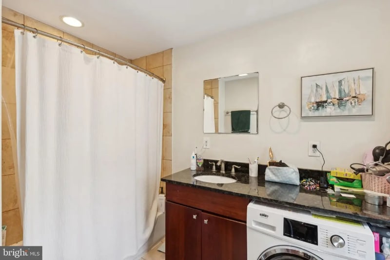 Building Photo - 635 Fitzwater St