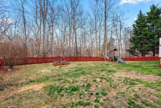 Building Photo - Beautiful 5-bedroom home close to VRE, I-95, shopping and much more!