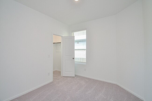 Building Photo - 23014 Deanston Dr