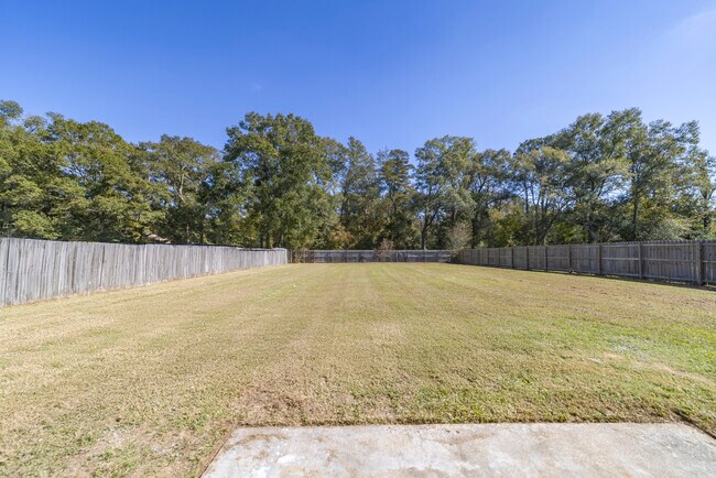 Building Photo - 35576 Melrose Ave