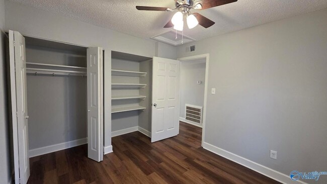 Building Photo - 628 Canterbury Ave SW